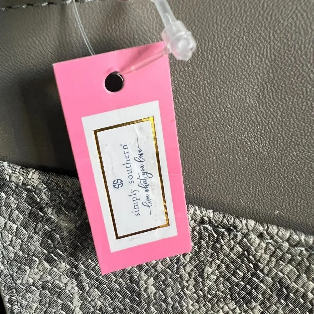 NWT Simply Southern Snakeskin Wristlet Clutch Gray Snakeskin Animal Print Wallet